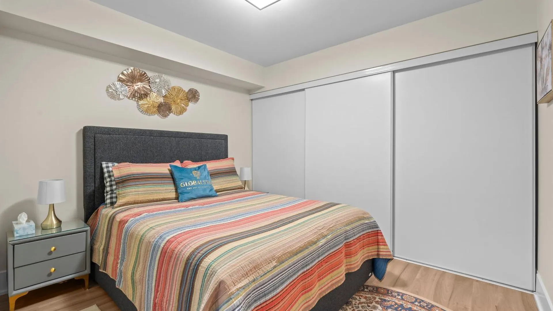 Globalstay Modern Downtown Apartment Торонто